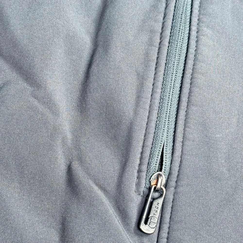 Tumi T-Tech Softshell Jacket Dark Gray Full Zip Fleece Lined Water Resistant M